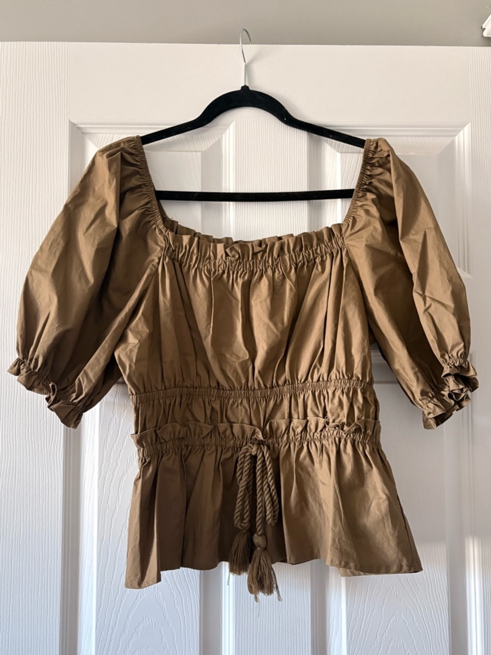 MOON RIVER Puff Sleeve boho Peasant Top new without tags